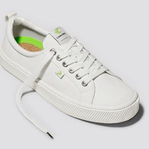 Cariuma Off White Canvas Sneaker